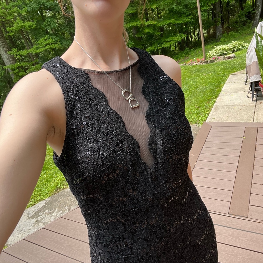 Elegant Black Sequin Dress - Picture 3 of 3